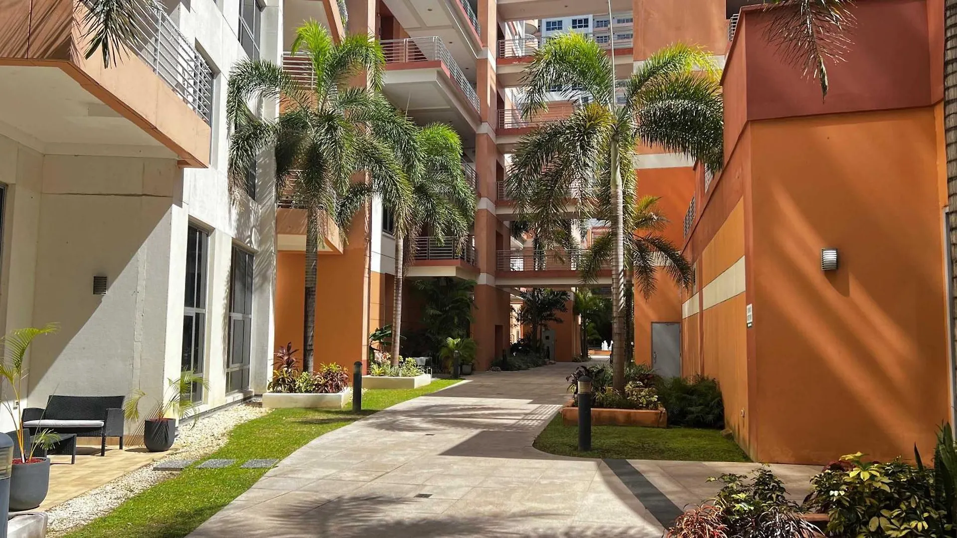 公寓 1-Bedroom One Woodbrook Place Apartment! Port of Spain